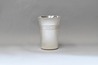 銀製ひとくちビールコップ 裏面