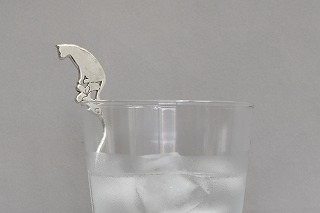 コップにひっかけることができます